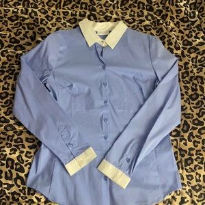 NWT size M WOMENS button down